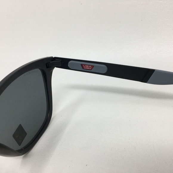 Oakley Frogskins OO9428 Men's Sunglasses, Matte Black/Prizm Grey - Picture 6 of 12